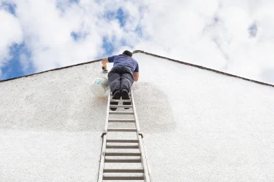 Peinture extérieure à Saint-Exupéry-les-Roches — façades et ravalement